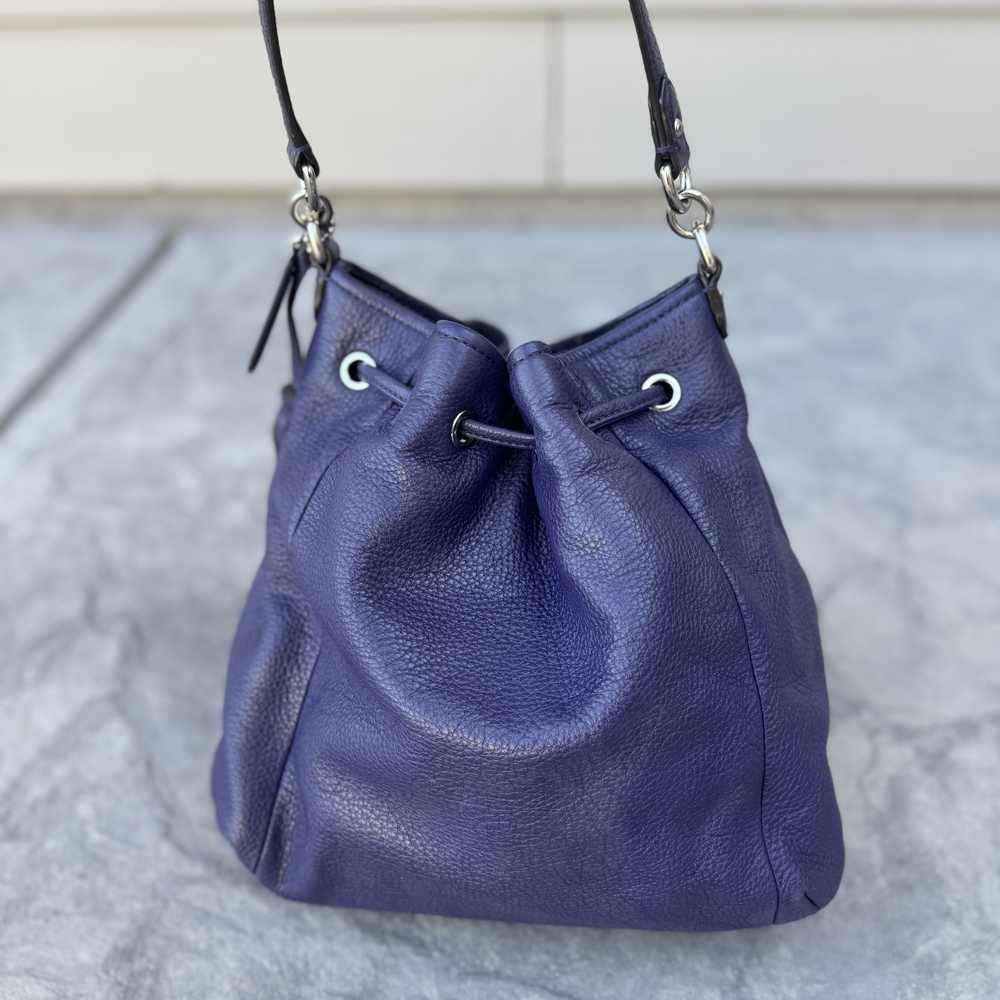 EUC Coach Pebbled Leather Bucket Drawstring Bag in Rich Eggplant – Cbody/Shldr
